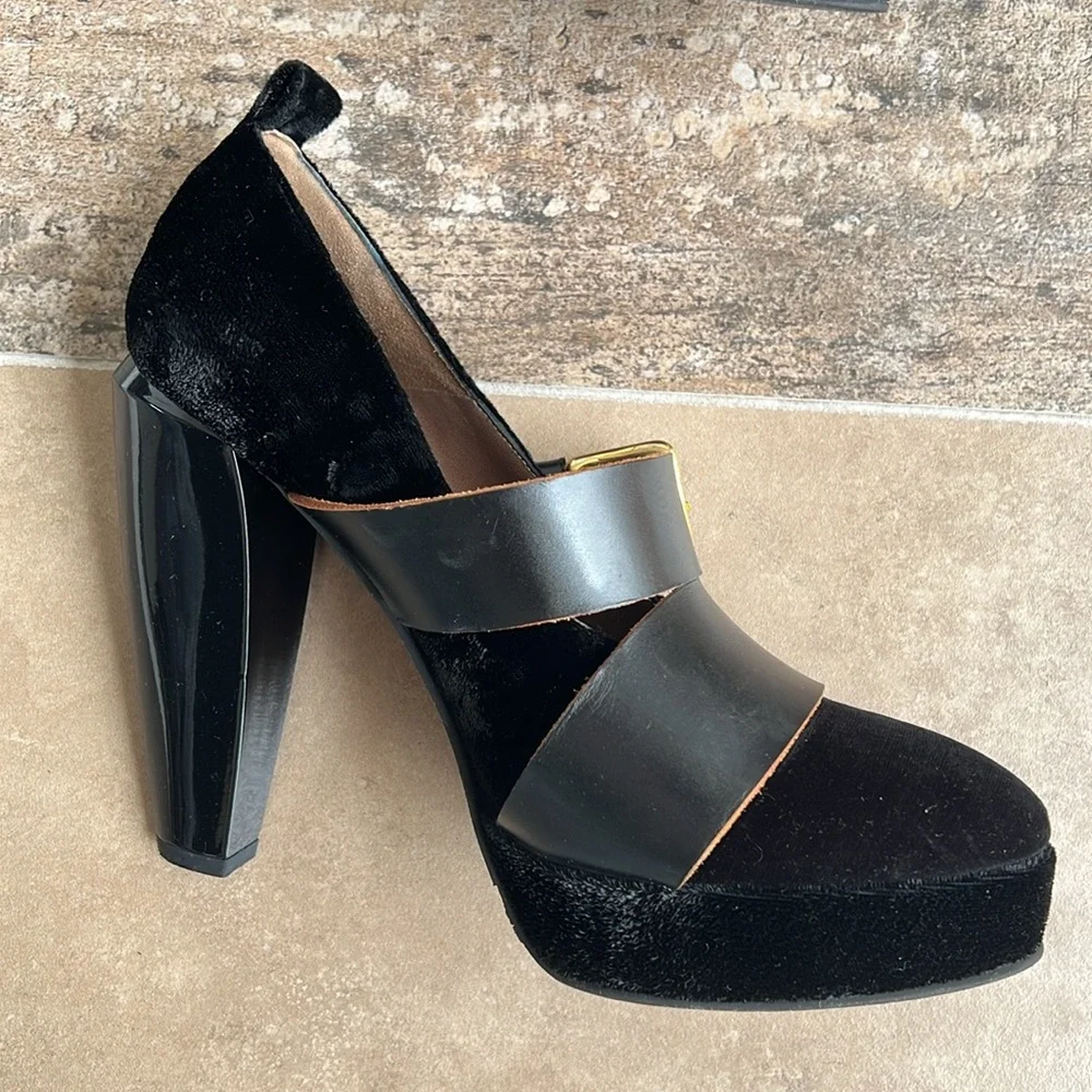 MARNI Vintage Platform Booties Pumps - Velvet with Leather Buckle size 40 - Picture 9 of 12